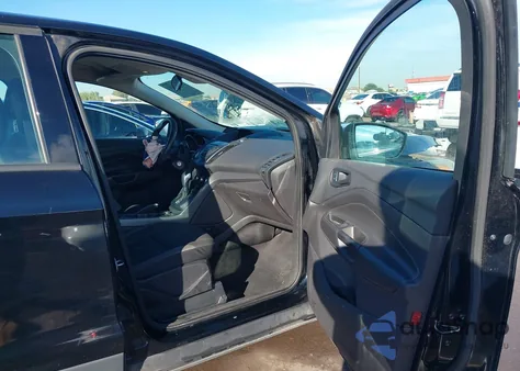 2016 Ford Escape S z USA, uszkodzony, nr VIN 1FMCU0F78GUA83388